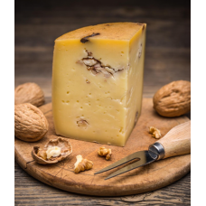  Cheese with walnuts