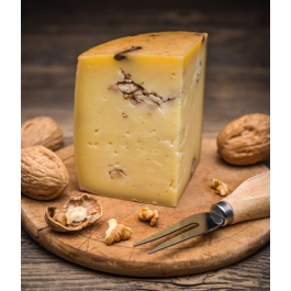 Сир з волоським горіхом 