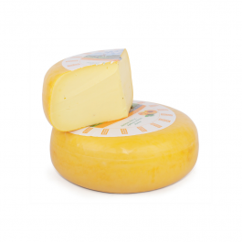 Farmer cheese with apricot